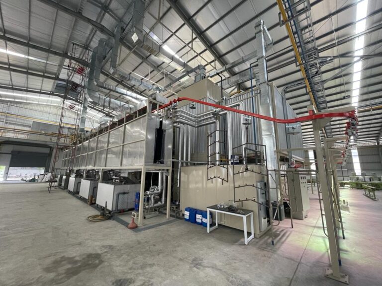 Painting line with overhead conveyor built by Ovindo